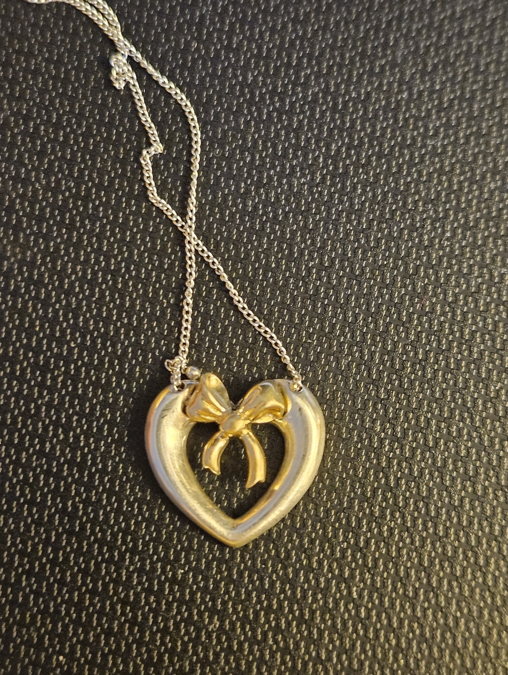 Tiffany & Co 18k gold and 925 Silver Vintage Heart & Bow Necklace 17 inch COA - Picture 9 of 14